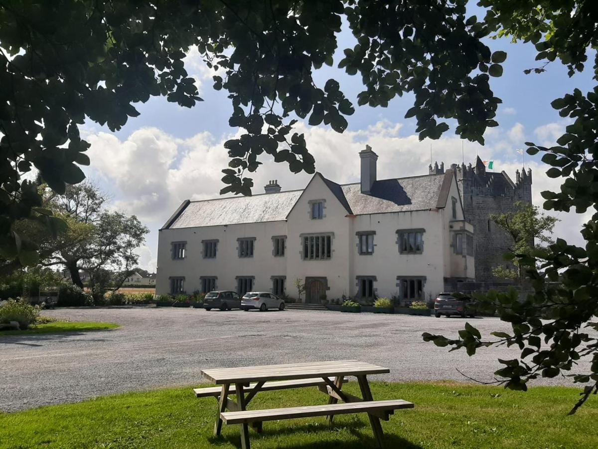 Claregalway Castle Bed & Breakfast Exterior photo